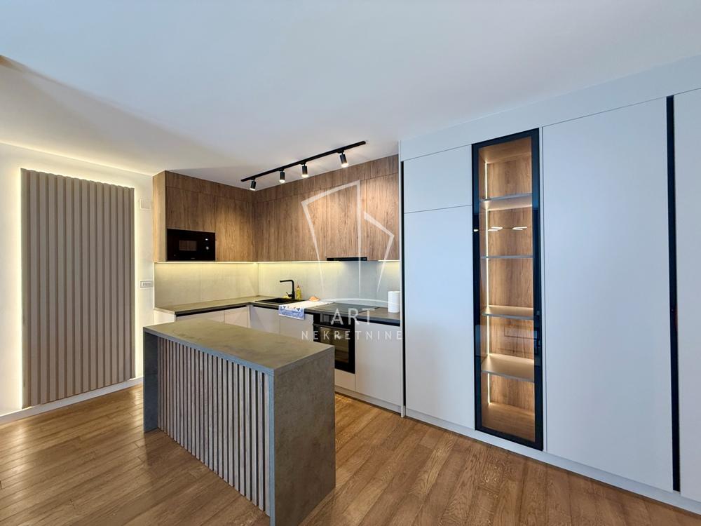 Stan na prodaju u Beogradu, Crveni Krst, dvoiposoban, 62m2, cena 279000 evra