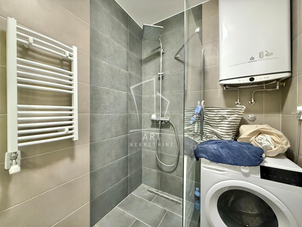 Stan na prodaju u Beogradu, Crveni Krst, dvoiposoban, 62m2, cena 279000 evra