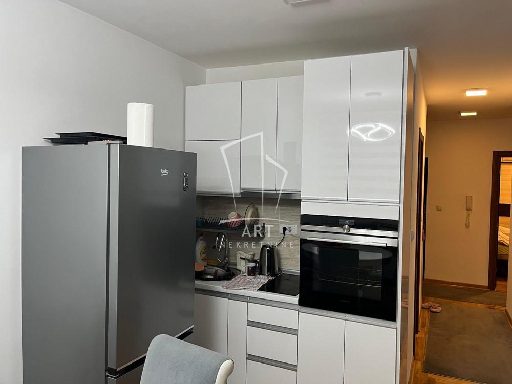Stan na prodaju u Beogradu, Mirijevo, dvoiposoban, 49m2, cena 140000 evra