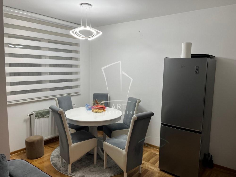Stan na prodaju u Beogradu, Mirijevo, dvoiposoban, 49m2, cena 140000 evra