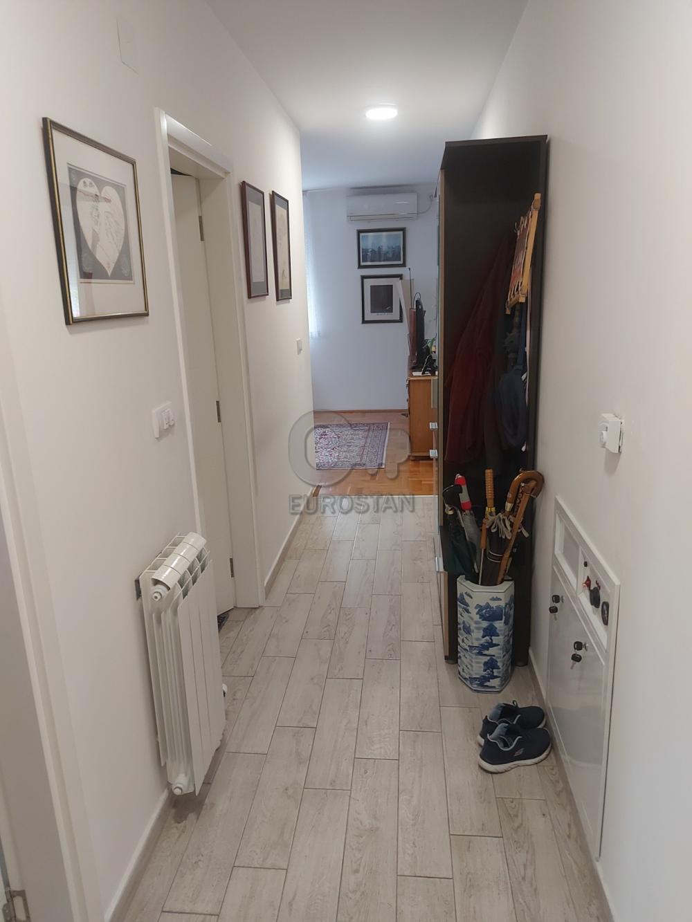 Stan na prodaju u Beogradu, Novi Beograd, dvosoban, 49m2, cena 115000 evra