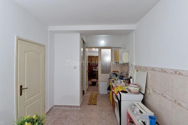 Stan na prodaju u Beogradu, Cerak, cetvorosoban, 53m2, cena 118500 evra
