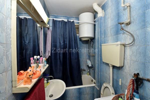 Stan na prodaju u Beogradu, Cerak, cetvorosoban, 53m2, cena 118500 evra