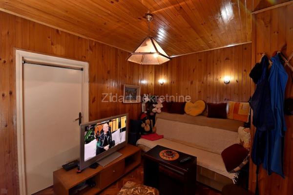 Stan na prodaju u Beogradu, Cerak, cetvorosoban, 53m2, cena 118500 evra