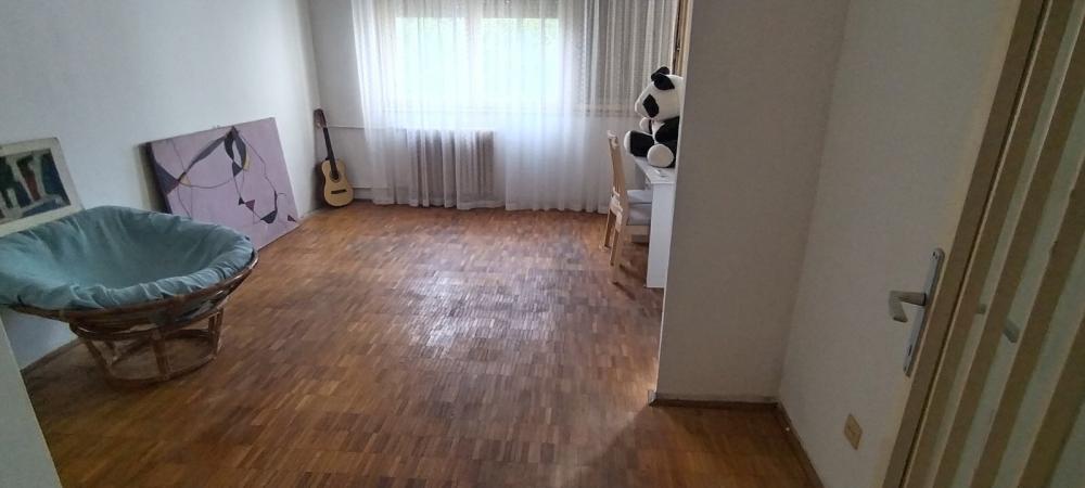 Stan na prodaju u Beogradu, Skojevsko naselje, dvoiposoban, 80m2, cena 200000 evra