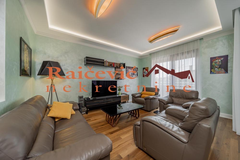 Stan na prodaju u Beogradu, Zemun, trosoban, 102m2, cena 480000 evra