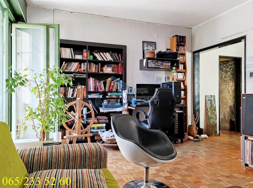 Stan na prodaju u Beogradu, Rakovica, trosoban, 83m2, cena 185000 evra