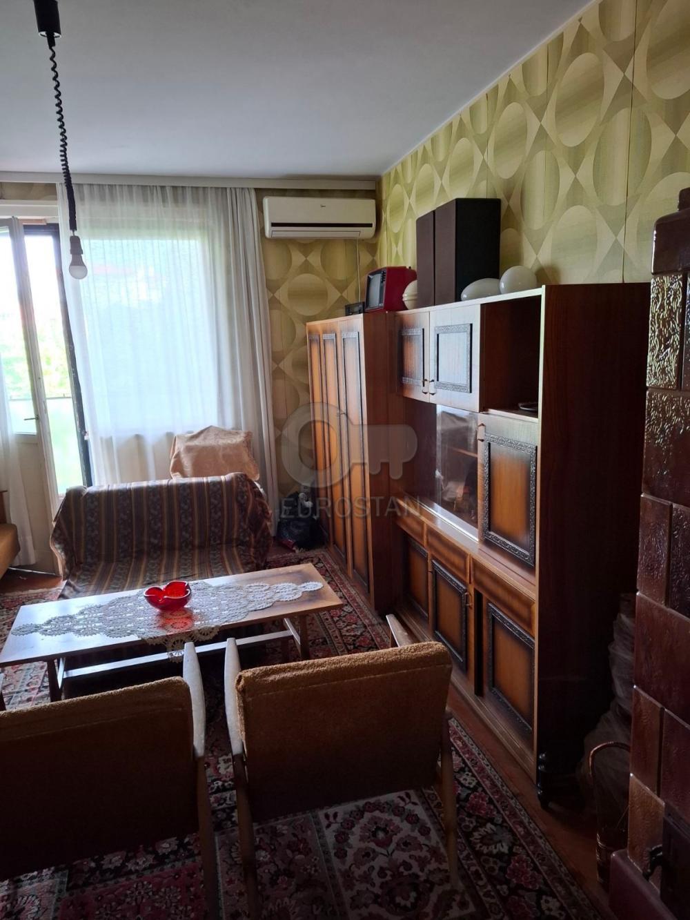 Stan na prodaju u Beogradu, Braće Jerković, trosoban, 72m2, cena 160000 evra