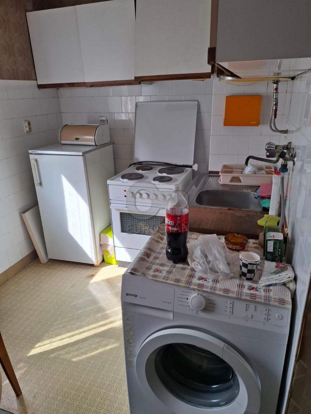 Stan na prodaju u Beogradu, Braće Jerković, trosoban, 72m2, cena 185000 evra