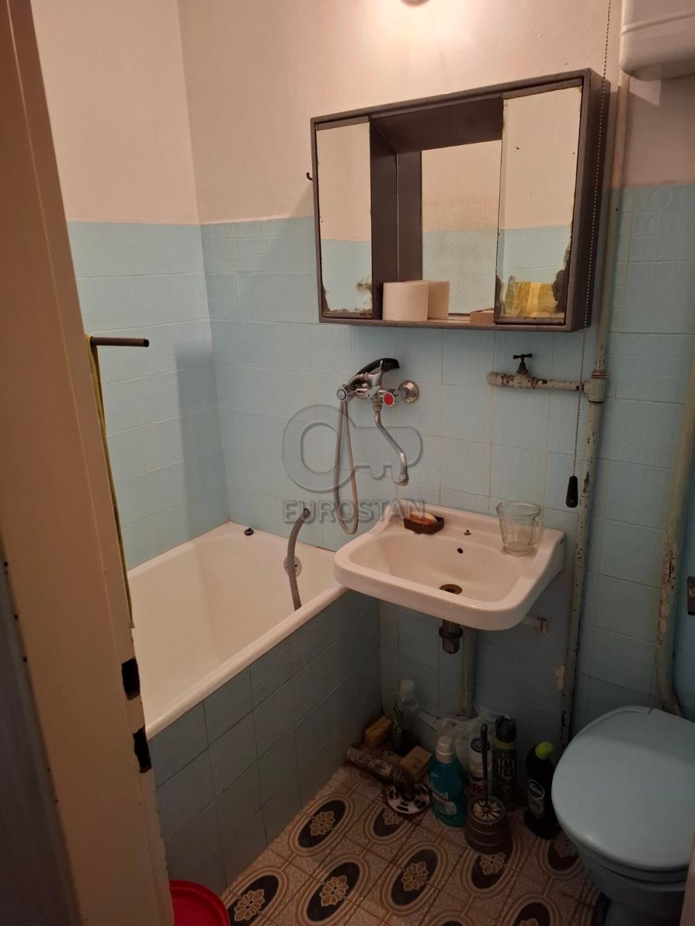 Stan na prodaju u Beogradu, Braće Jerković, trosoban, 72m2, cena 185000 evra