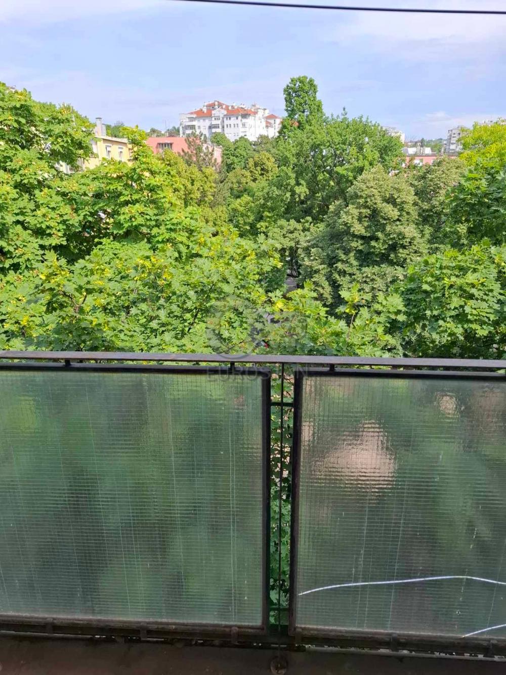Stan na prodaju u Beogradu, Braće Jerković, trosoban, 72m2, cena 185000 evra