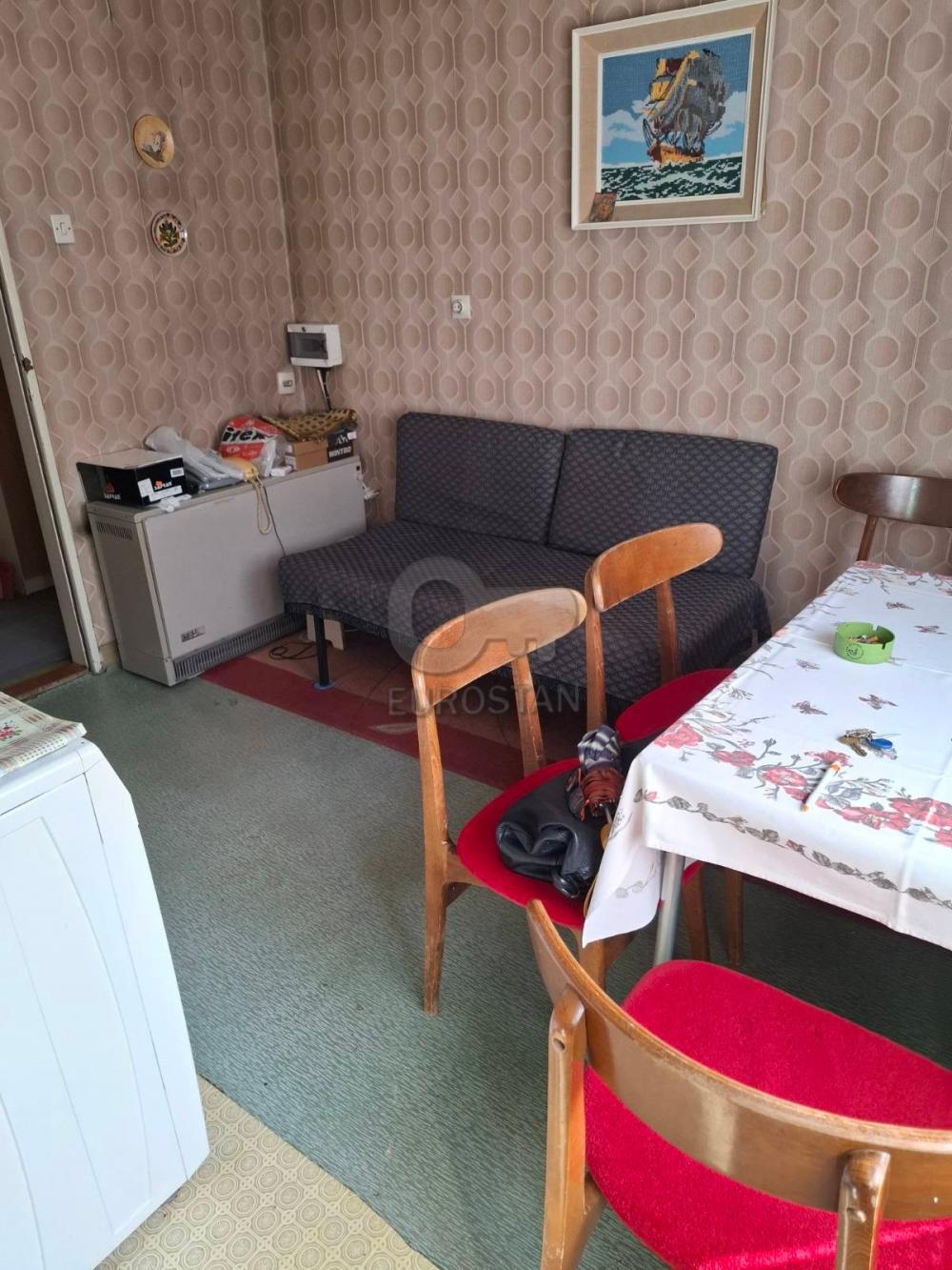 Stan na prodaju u Beogradu, Braće Jerković, trosoban, 72m2, cena 185000 evra