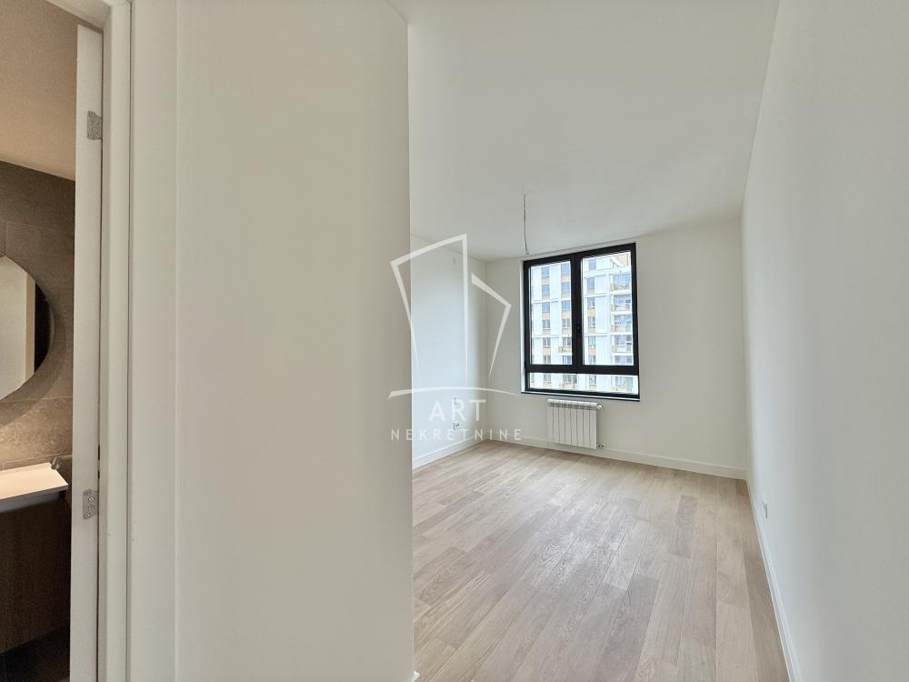 Stan na prodaju u Beogradu, Beograd na vodi, trosoban, 79m2, cena 348000 evra