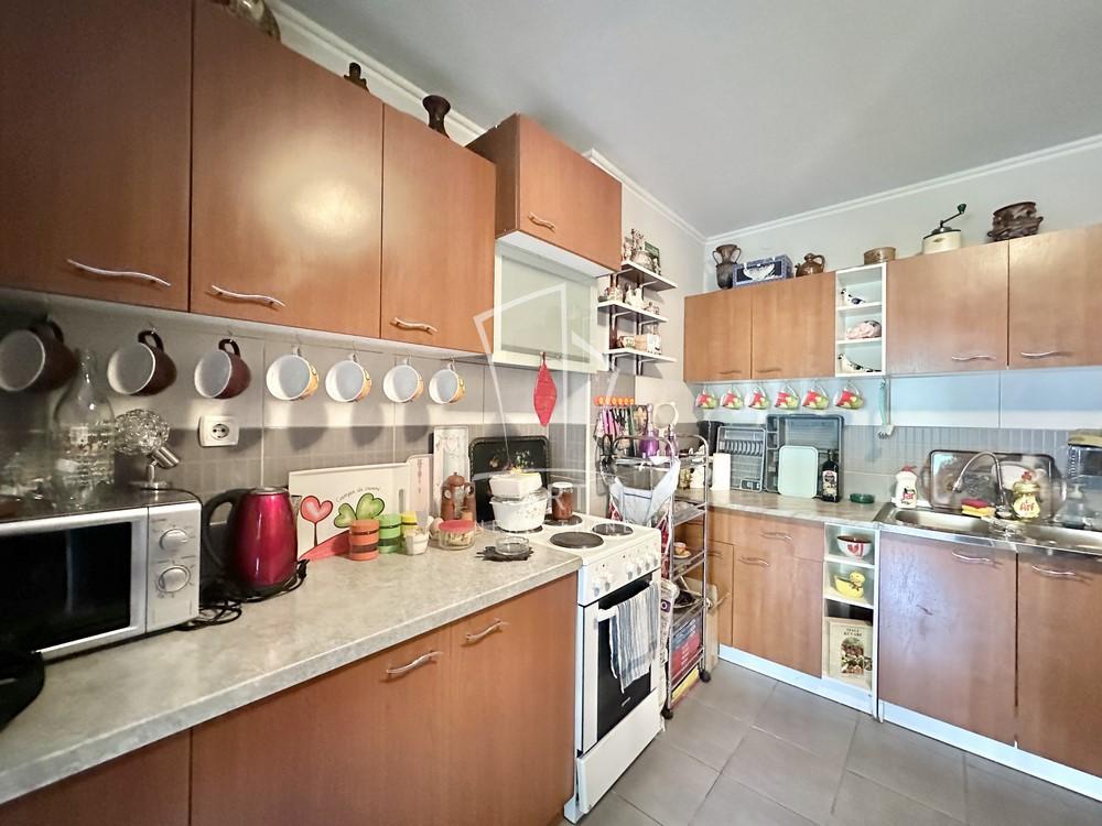 Stan na prodaju u Beogradu, Karaburma, trosoban, 64m2, cena 165000 evra