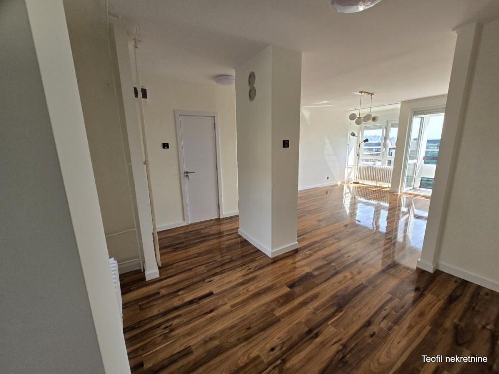 Stan na prodaju u Beogradu, Novi Beograd blok 23, trosoban, 75m2, cena 264900 evra