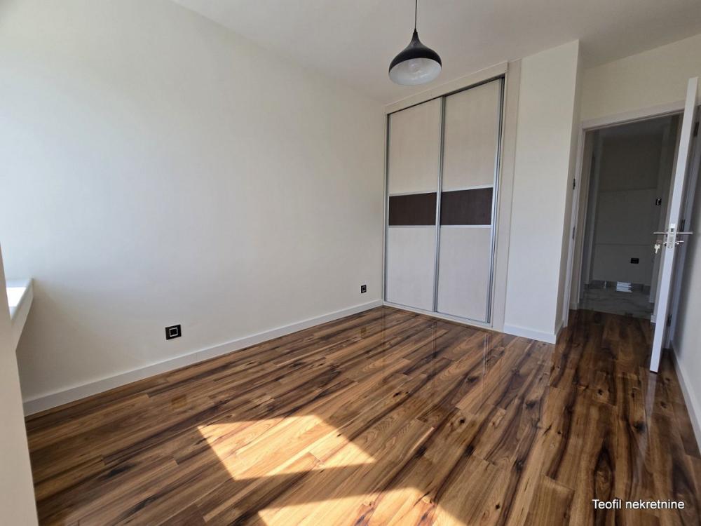 Stan na prodaju u Beogradu, Novi Beograd blok 23, trosoban, 75m2, cena 264900 evra