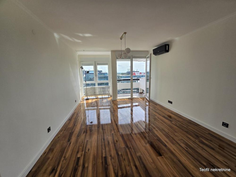 Stan na prodaju u Beogradu, Novi Beograd blok 23, trosoban, 75m2, cena 264900 evra