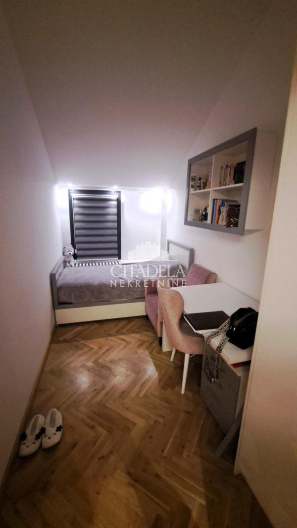 Stan na prodaju u Beogradu, Čukarica, troiposoban, 98m2, cena 300000 evra
