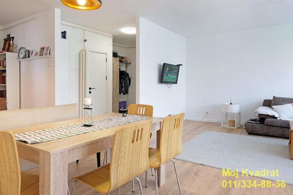 Stan na prodaju u Beogradu, Skojevsko naselje, cetvorosoban, 95m2, cena 239000 evra