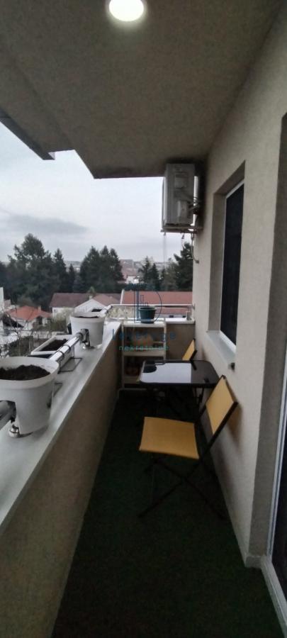 Stan na prodaju u Beogradu, Ledine, dvoiposoban, 60m2, cena 150000 evra