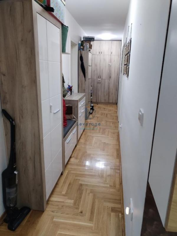 Stan na prodaju u Beogradu, Ledine, dvoiposoban, 60m2, cena 150000 evra
