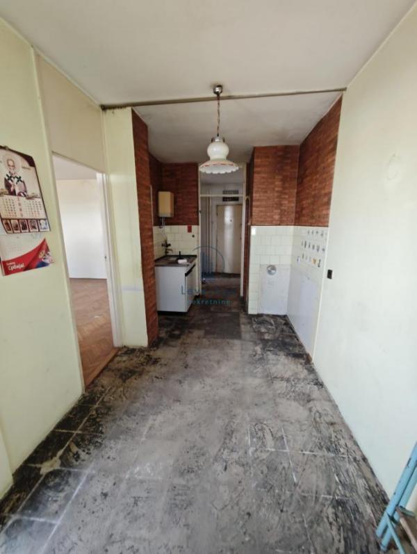 Stan na prodaju u Beogradu, Novi Beograd blok 37, cetvorosoban, 105m2, cena 270000 evra