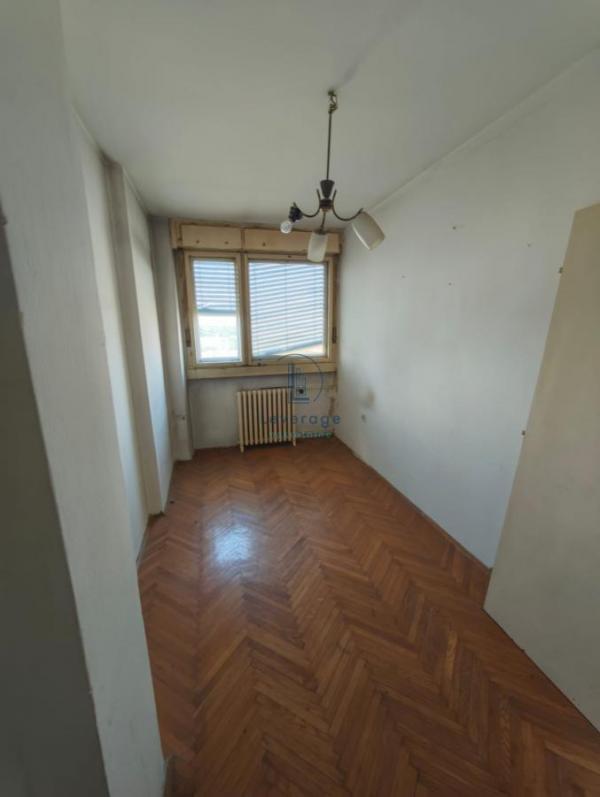 Stan na prodaju u Beogradu, Novi Beograd blok 37, cetvorosoban, 105m2, cena 270000 evra