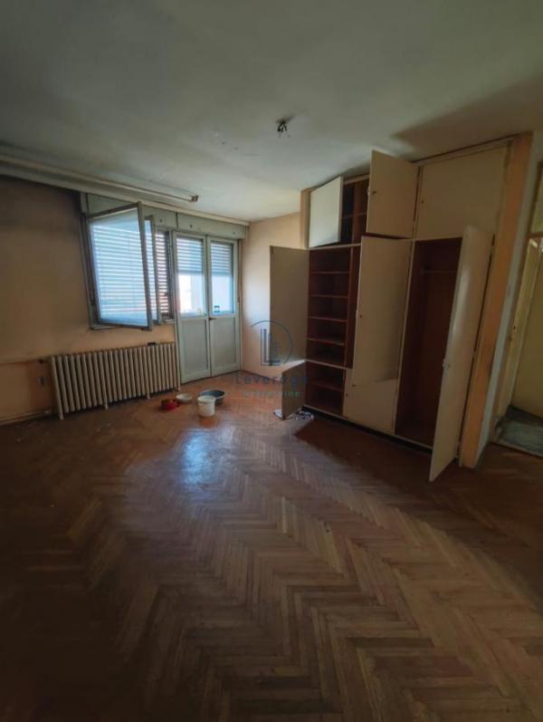 Stan na prodaju u Beogradu, Novi Beograd blok 37, cetvorosoban, 105m2, cena 270000 evra