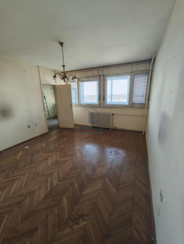 Stan na prodaju u Beogradu, Novi Beograd blok 37, cetvorosoban, 105m2, cena 270000 evra