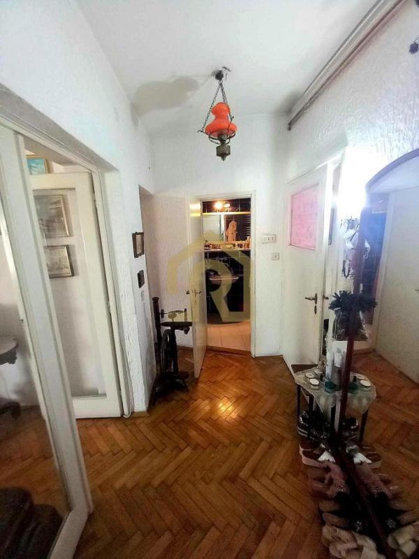 Stan na prodaju u Beogradu, Dorćol, dvoiposoban, 50m2, cena 160000 evra