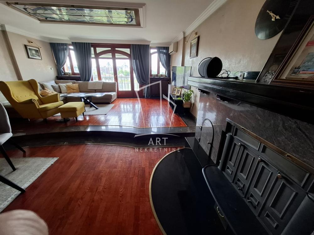 Stan na prodaju u Beogradu, Novi Beograd, 200m2, cena 450000 evra