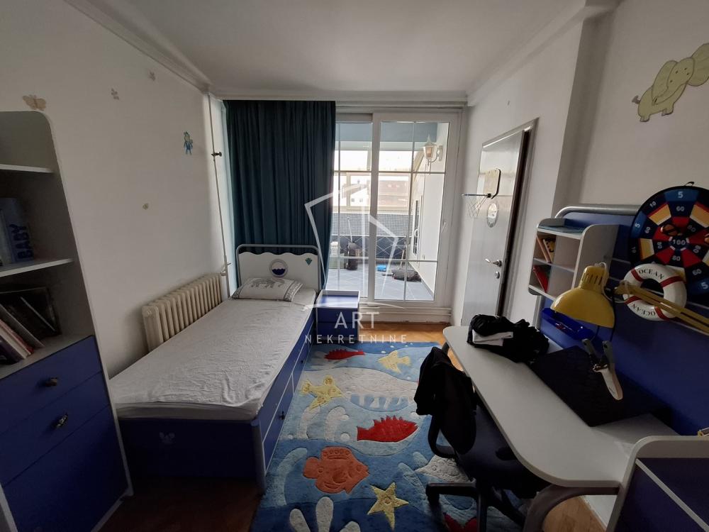 Stan na prodaju u Beogradu, Novi Beograd, 107m2, cena 450000 evra