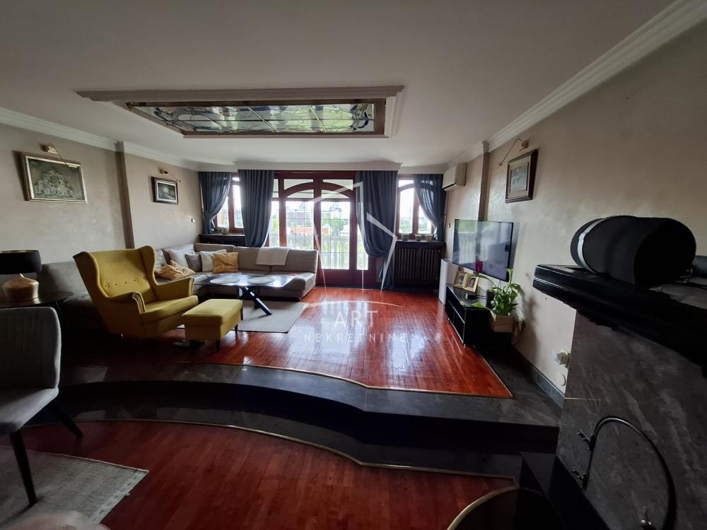 Stan na prodaju u Beogradu, Novi Beograd, 107m2, cena 450000 evra