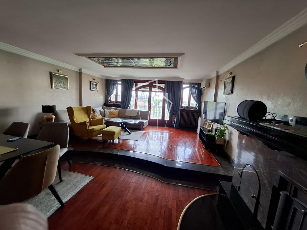 Stan na prodaju u Beogradu, Novi Beograd, 107m2, cena 450000 evra