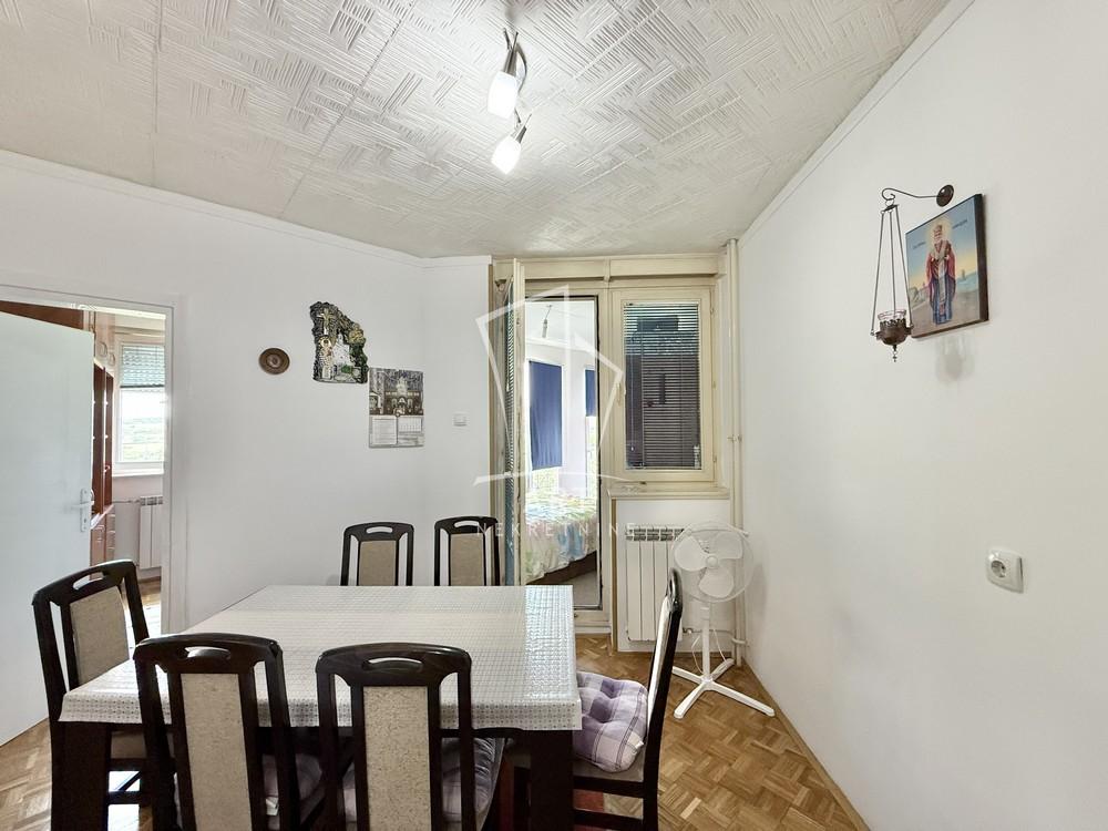Stan na prodaju u Beogradu, Kumodraž, trosoban, 59m2, cena 168000 evra