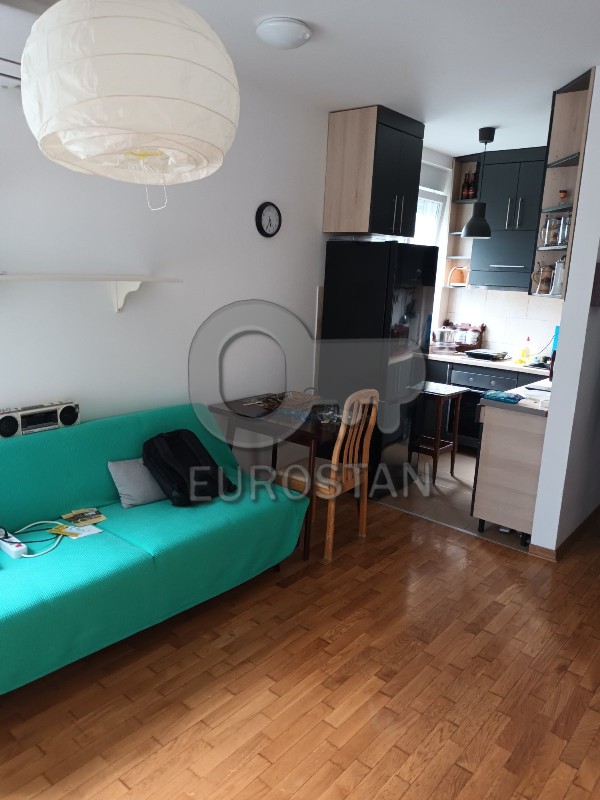 Stan na prodaju u Beogradu, Meandri, jednoiposoban, 32m2, cena 83000 evra
