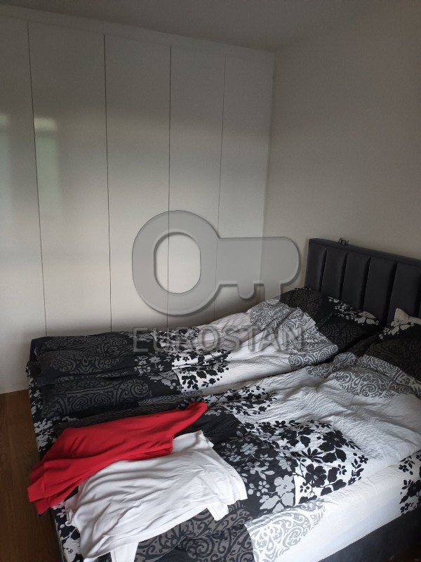 Stan na prodaju u Beogradu, Zemun, dvosoban, 47m2, cena 210000 evra