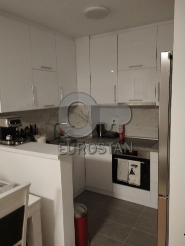 Stan na prodaju u Beogradu, Zemun, dvosoban, 47m2, cena 210000 evra