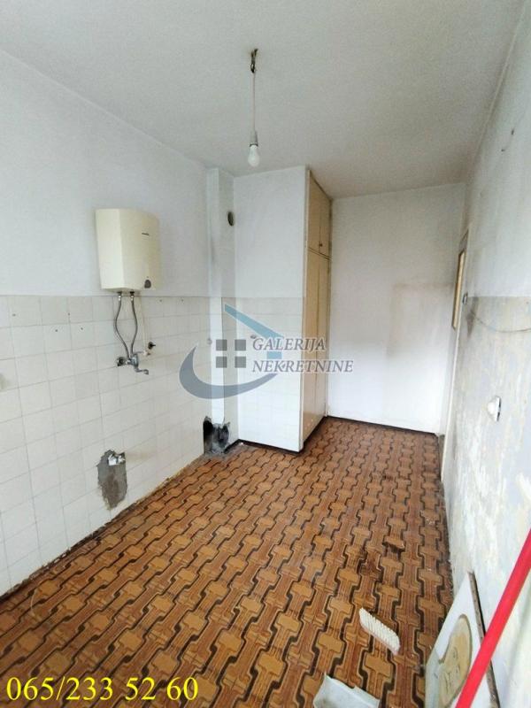 Stan na prodaju u Beogradu, Kanarevo brdo, dvoiposoban, 59m2, cena 140000 evra