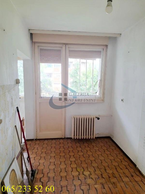 Stan na prodaju u Beogradu, Kanarevo brdo, dvoiposoban, 59m2, cena 140000 evra