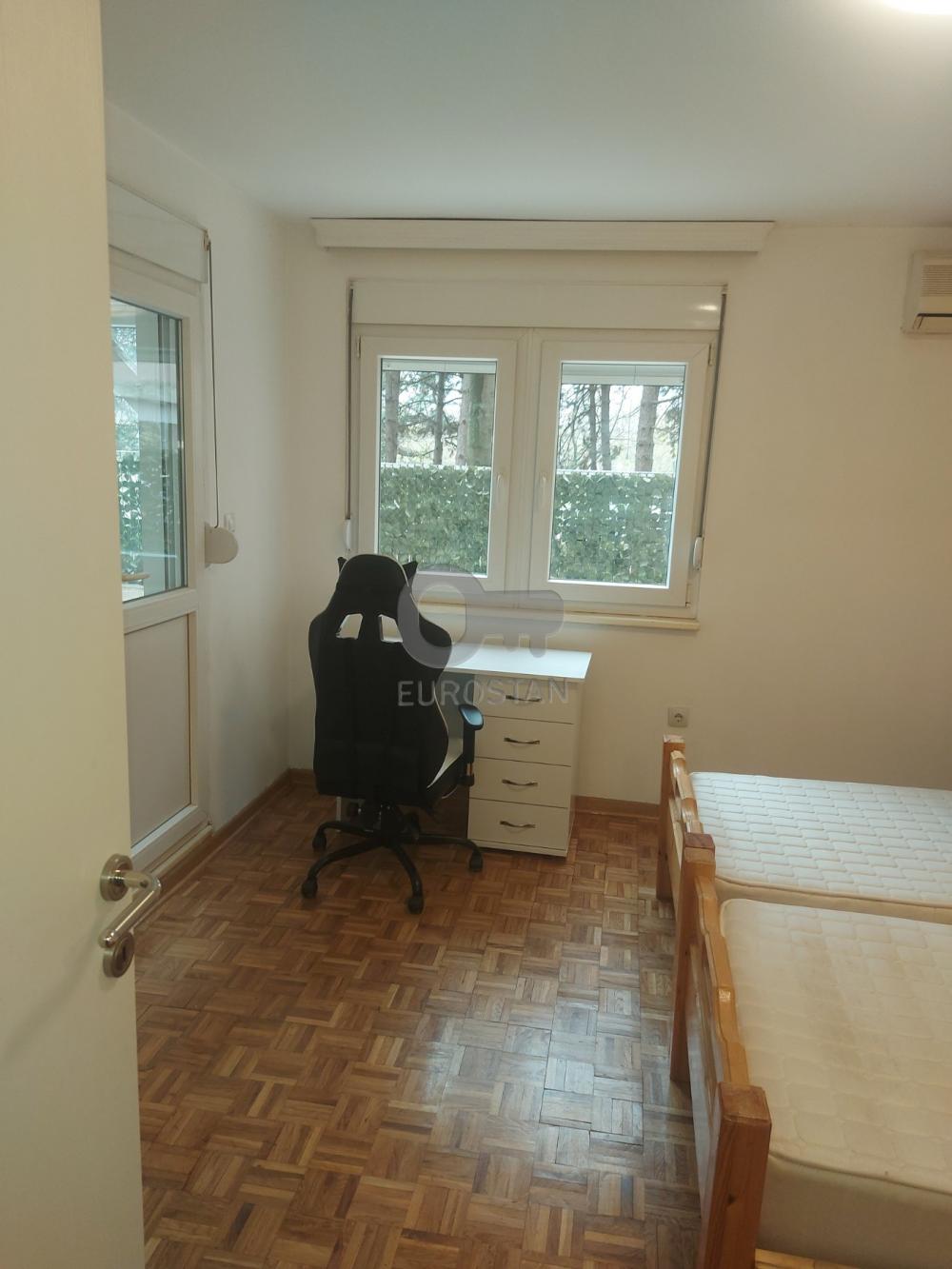 Stan na prodaju u Beogradu, Novi Beograd, cetvorosoban, 84m2, cena 254000 evra