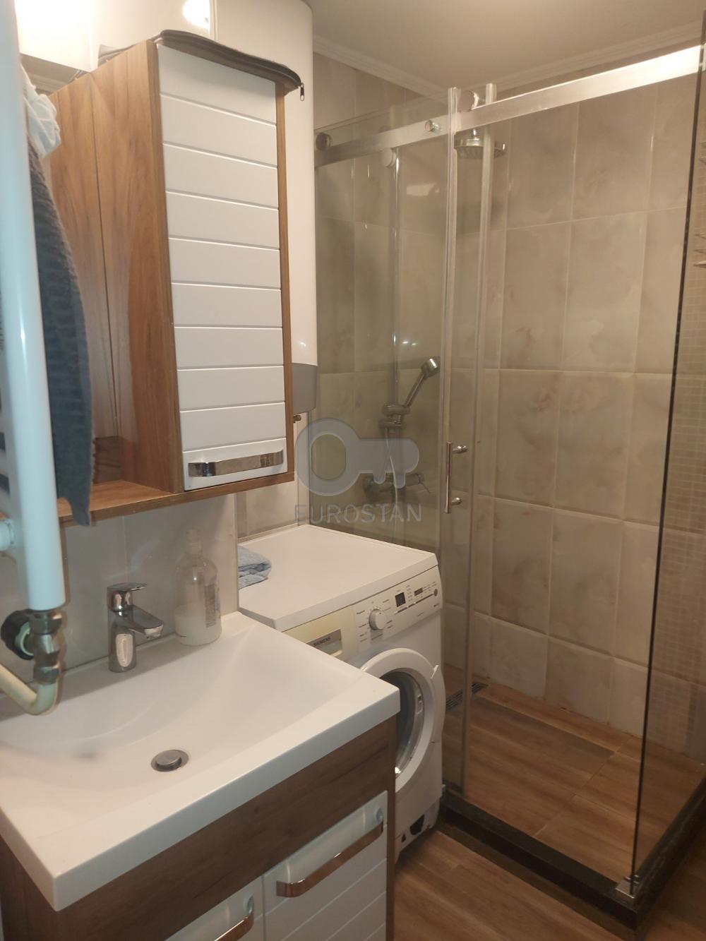 Stan na prodaju u Beogradu, Novi Beograd, cetvorosoban, 84m2, cena 254000 evra