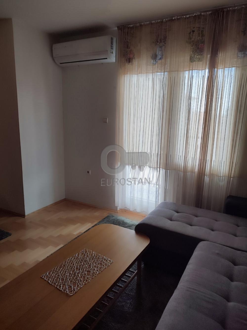 Stan na prodaju u Beogradu, Žarkovo, dvoiposoban, 58m2, cena 122000 evra