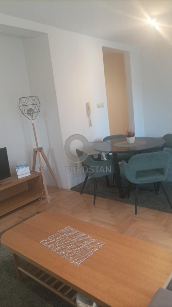 Stan na prodaju u Beogradu, Žarkovo, dvoiposoban, 58m2, cena 122000 evra
