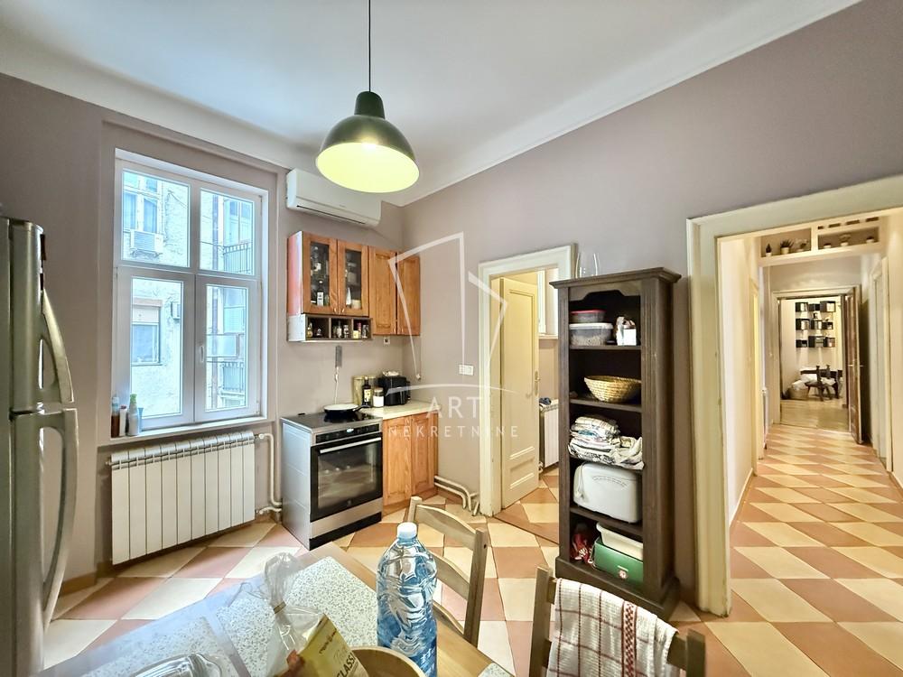 Stan na prodaju u Beogradu, Beograd (centar), cetvorosoban, 130m2, cena 494000 evra