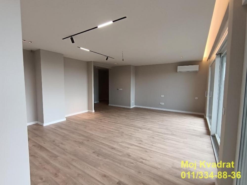 Stan na prodaju u Beogradu, Trošarina, cetvorosoban, 168m2, cena 556940 evra