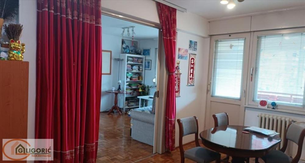 Stan na prodaju u Beogradu, Žarkovo, troiposoban, 101m2, cena 270000 evra