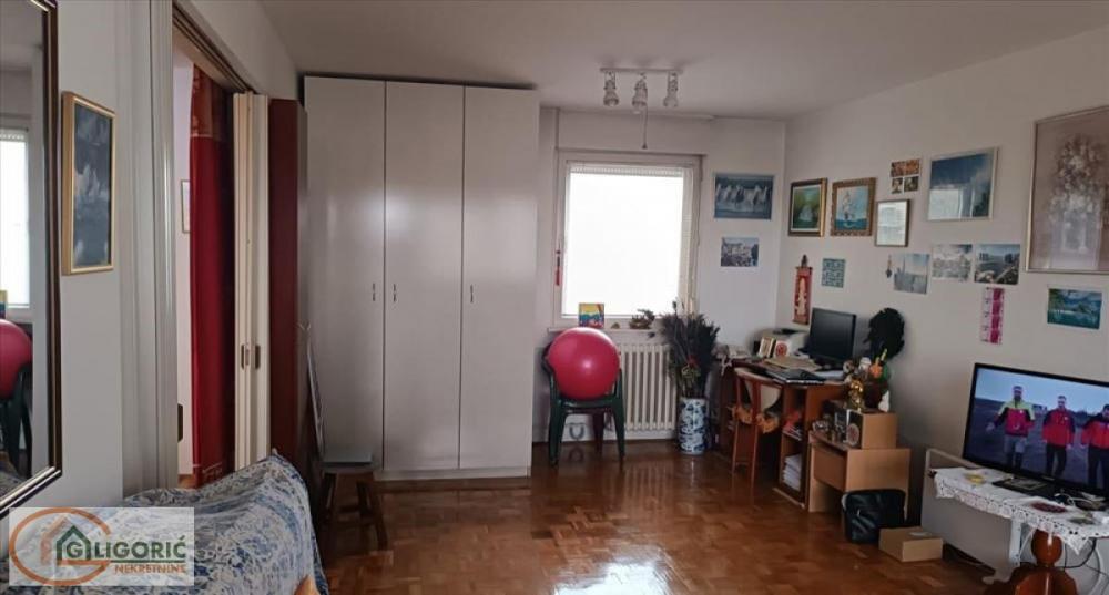 Stan na prodaju u Beogradu, Žarkovo, troiposoban, 101m2, cena 270000 evra