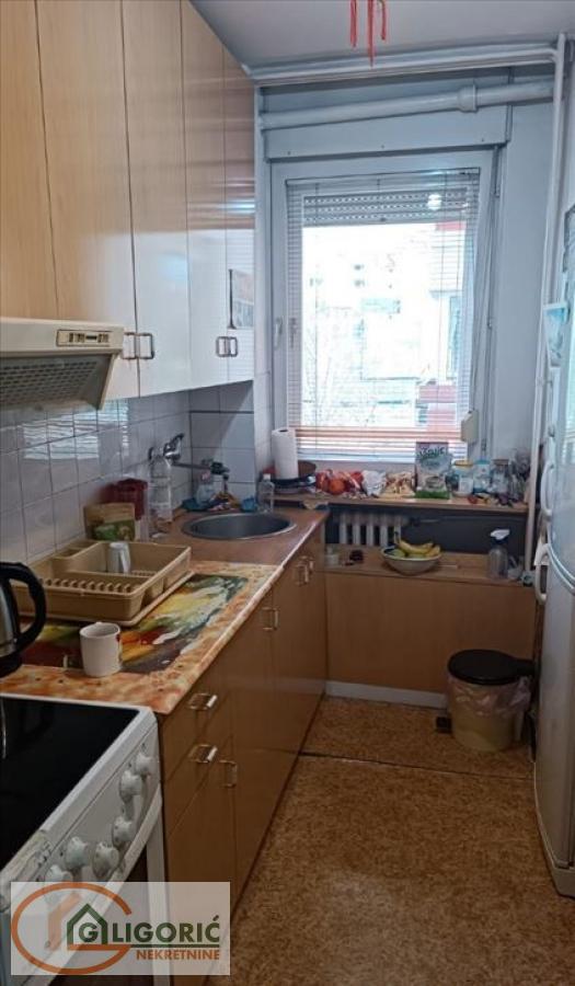 Stan na prodaju u Beogradu, Žarkovo, troiposoban, 101m2, cena 270000 evra