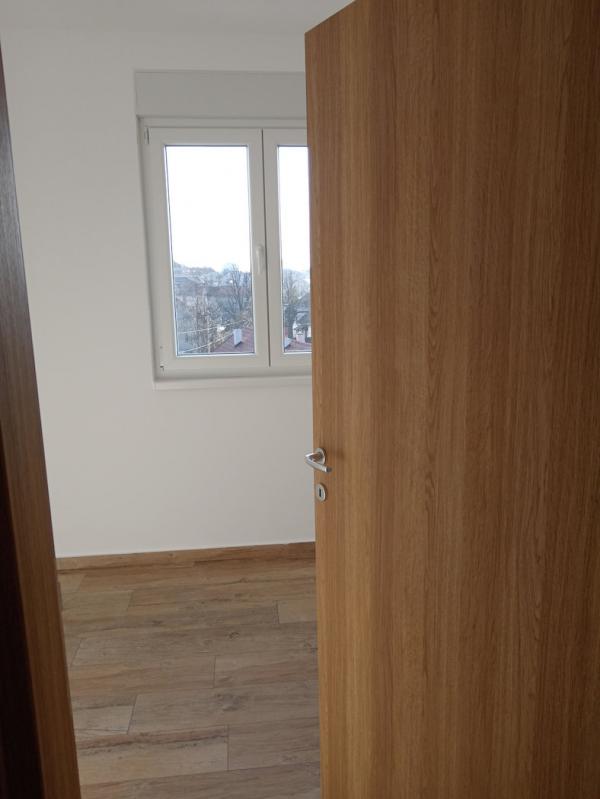 Stan na prodaju u Beogradu, Zemun centar, cetvorosoban, 71m2, cena 210000 evra